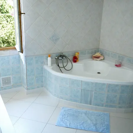 Oda ve Kahvaltı Les Pervenches